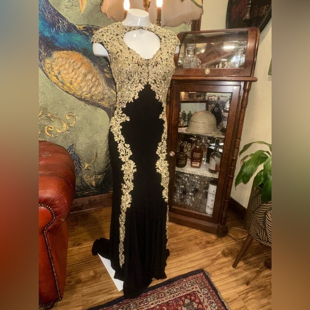 Besty & Adams Gold Embroidery Black Formal Gown Dress 0 - Picture 4 of 16
